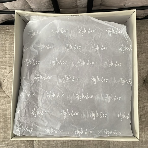 Women’s Boots- Taupe, Size 7 - Picture 7 of 8